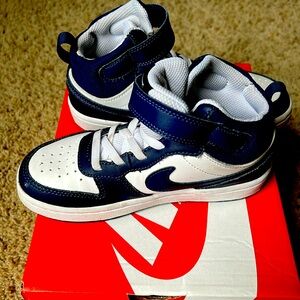 Nike Court Borough Mid 2